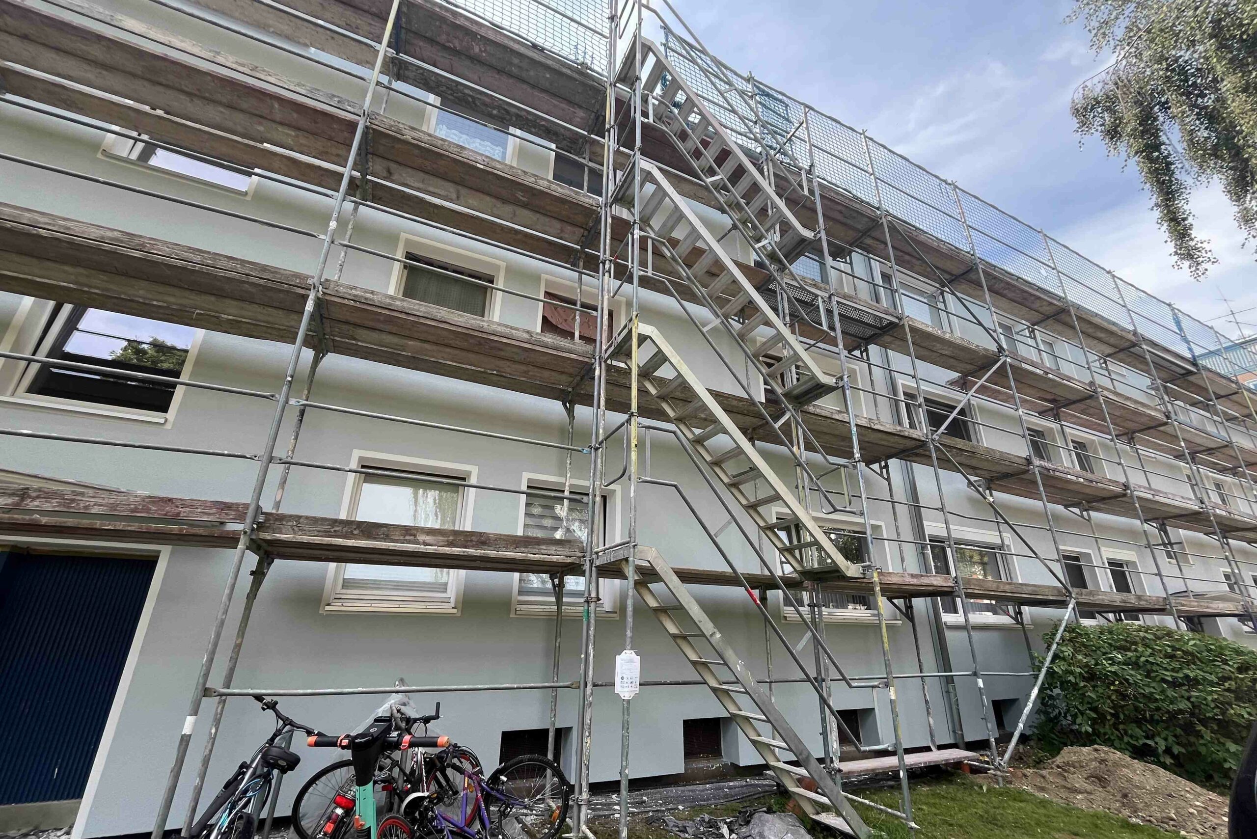 Hauseingangseite Putzarbeiten_sn